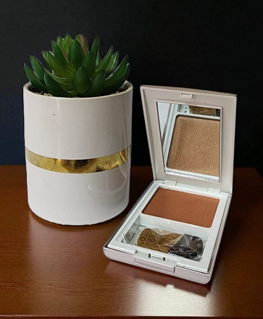 compact blusher